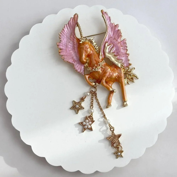 Gold Toned, Pink & Orange Enamel Vintage Faux Pearl Dangle Pegasus Horse Brooch - Picture 2 of 8